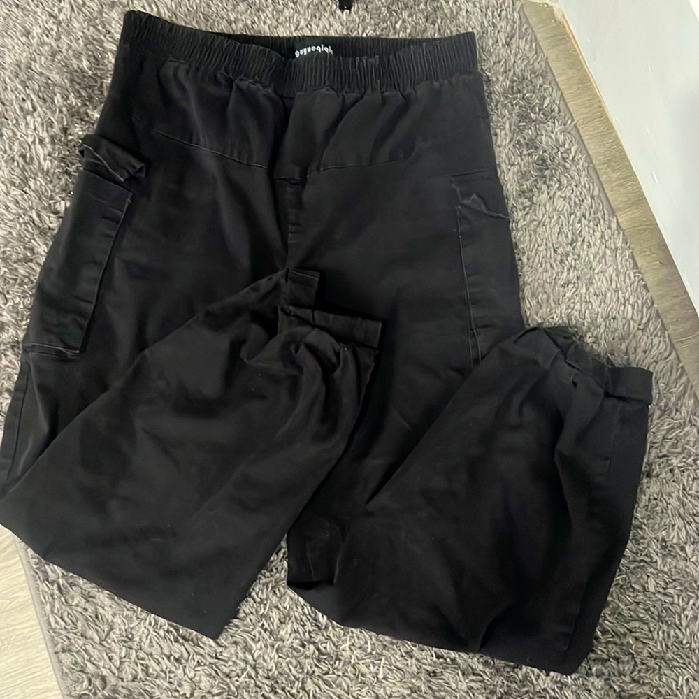 Black women’s size XL Guyueqiqin cargo pants